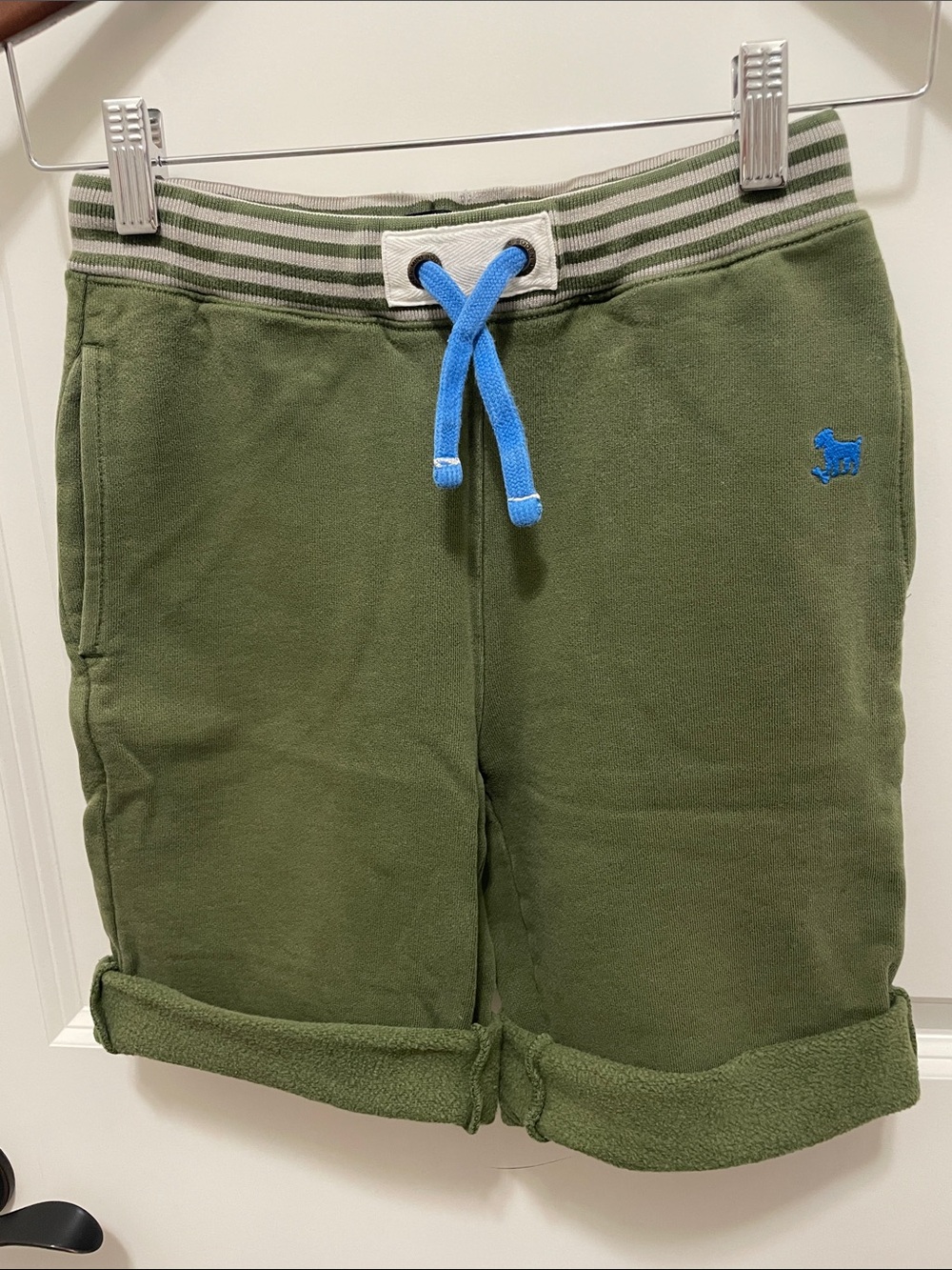 Mini Boden boys sz 9y Olive Green sweatshorts with Bright Blue Drawstring